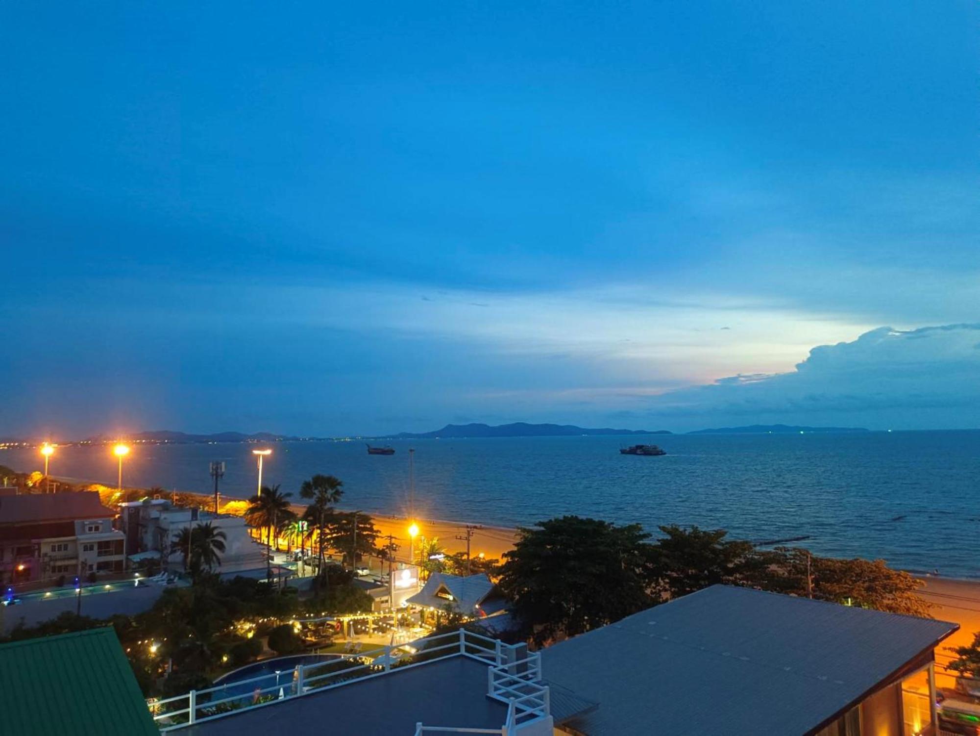 Dragon Beach Resort , Jomtien Beach Pattaya エクステリア 写真